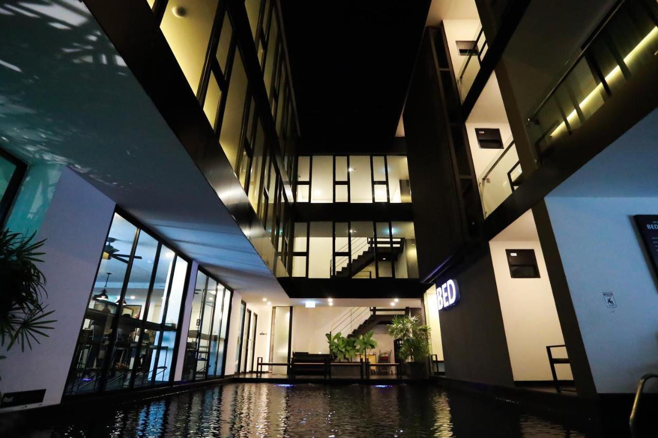 Bed Chiangmai Gate- Adults Only Hotel Chiang Mai Bagian luar foto